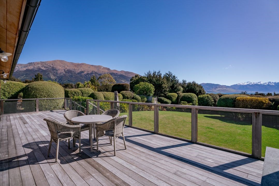 Hāwea Lakehouse (Bachcare) Lake Hawea Holiday Home for rent Holiday