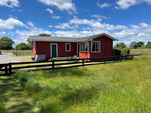 Farmstay Cottage at Ludlow Farm, Otane NZ