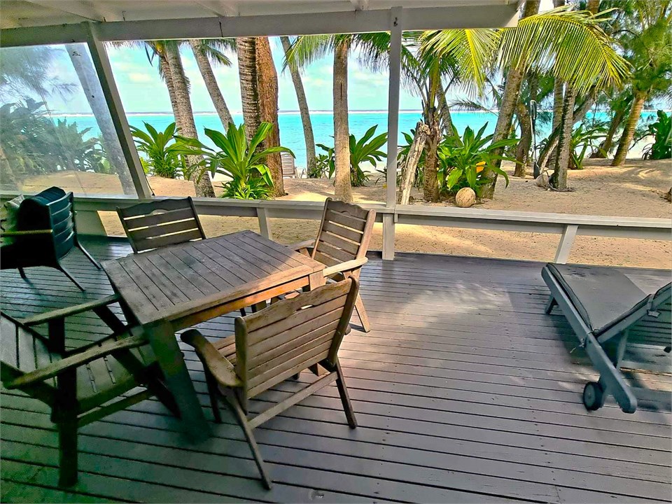 Outdoor living - right on the lagoon