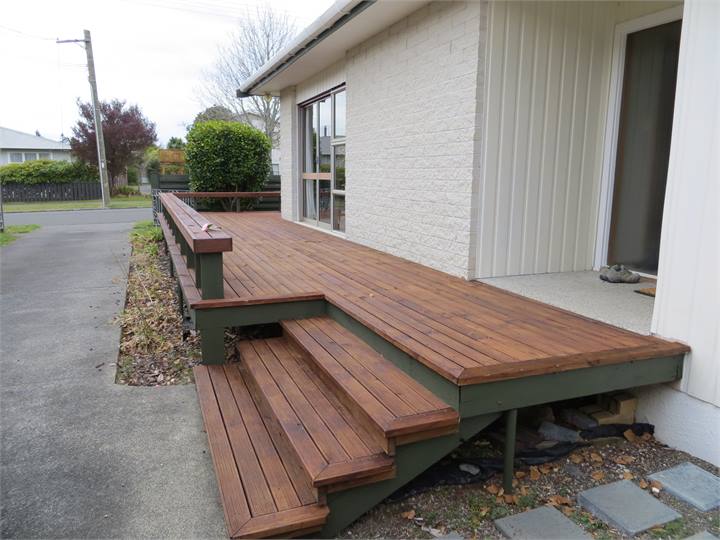 Deck front entrance