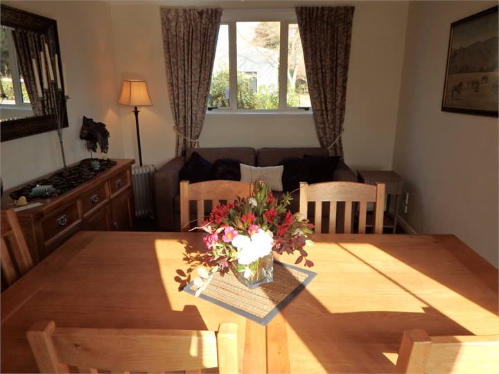 Willow Cottage Dining