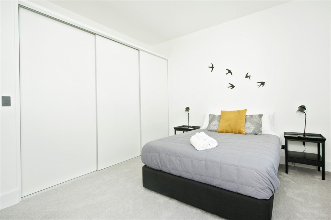 Bedroom with Queen bed