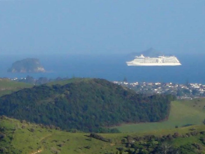 Celebrity solstice cruise ship (Zoom lens)