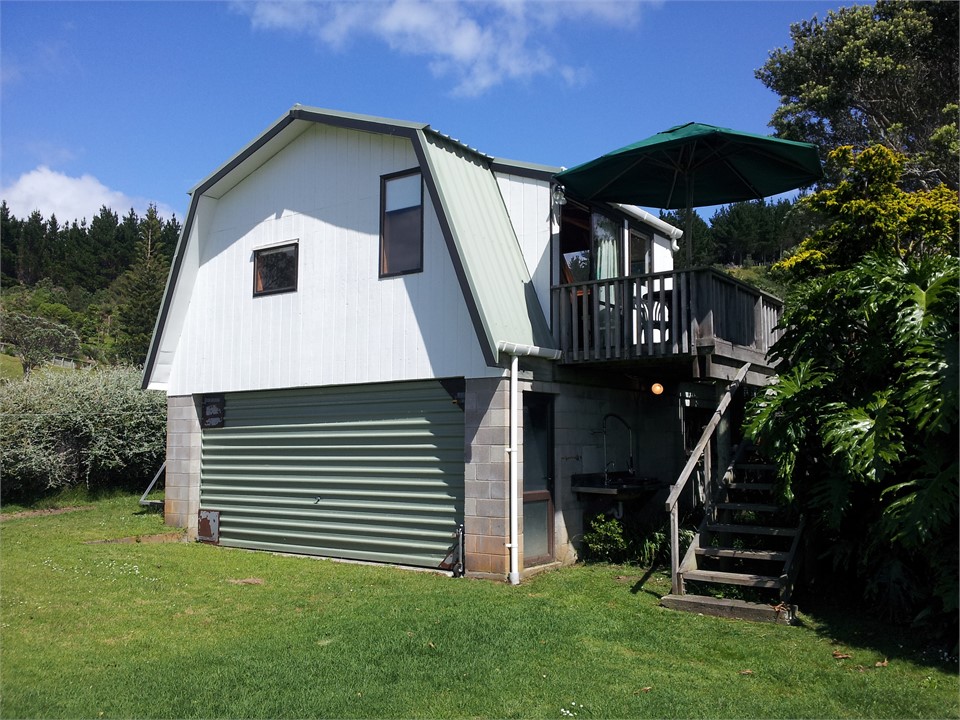 Extra Guest Accommodation at rear included