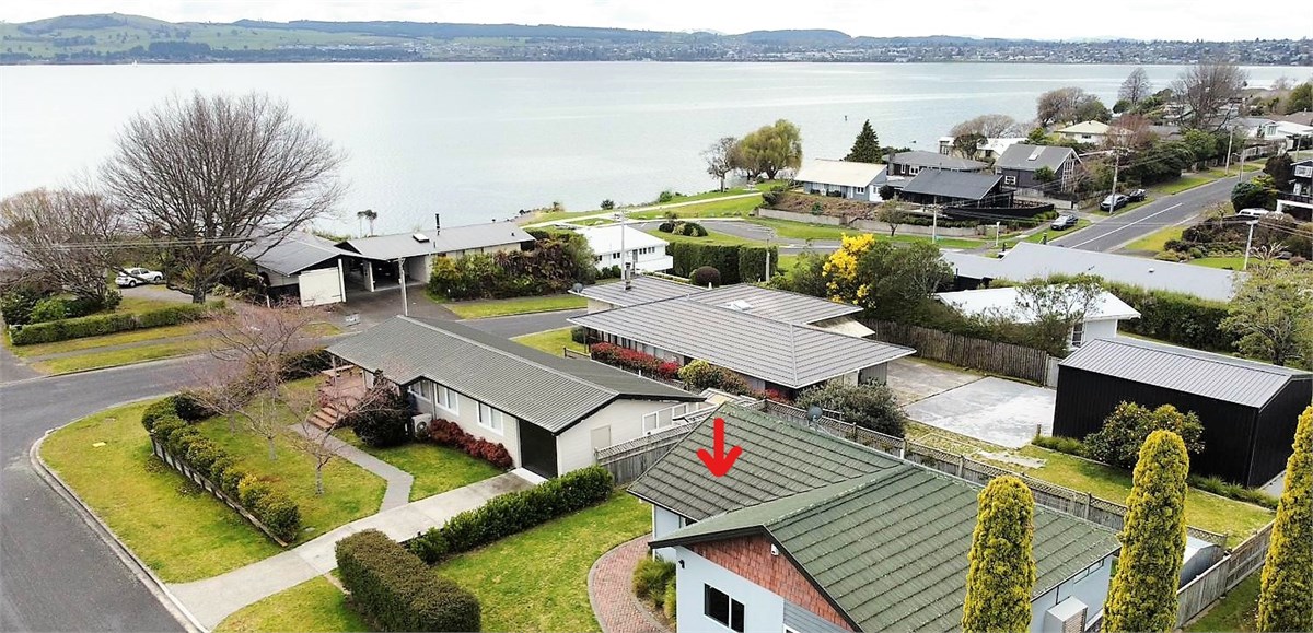 Living The Lake Life Rainbow Point Taupo Central Town Holiday Home