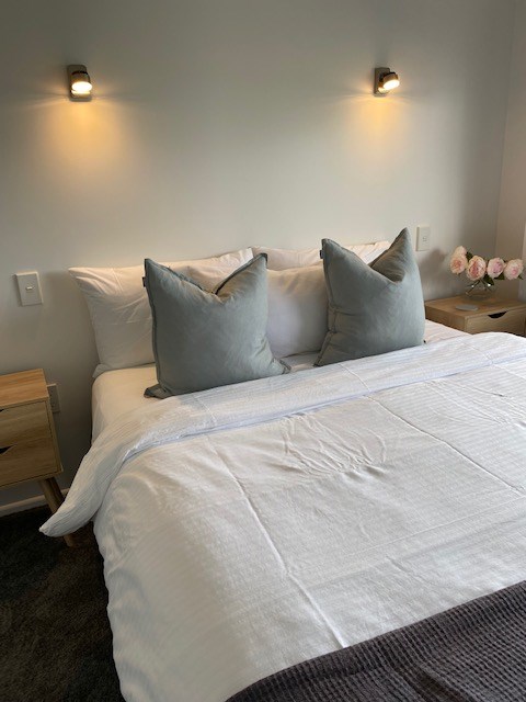 Queen bed - all fresh linen