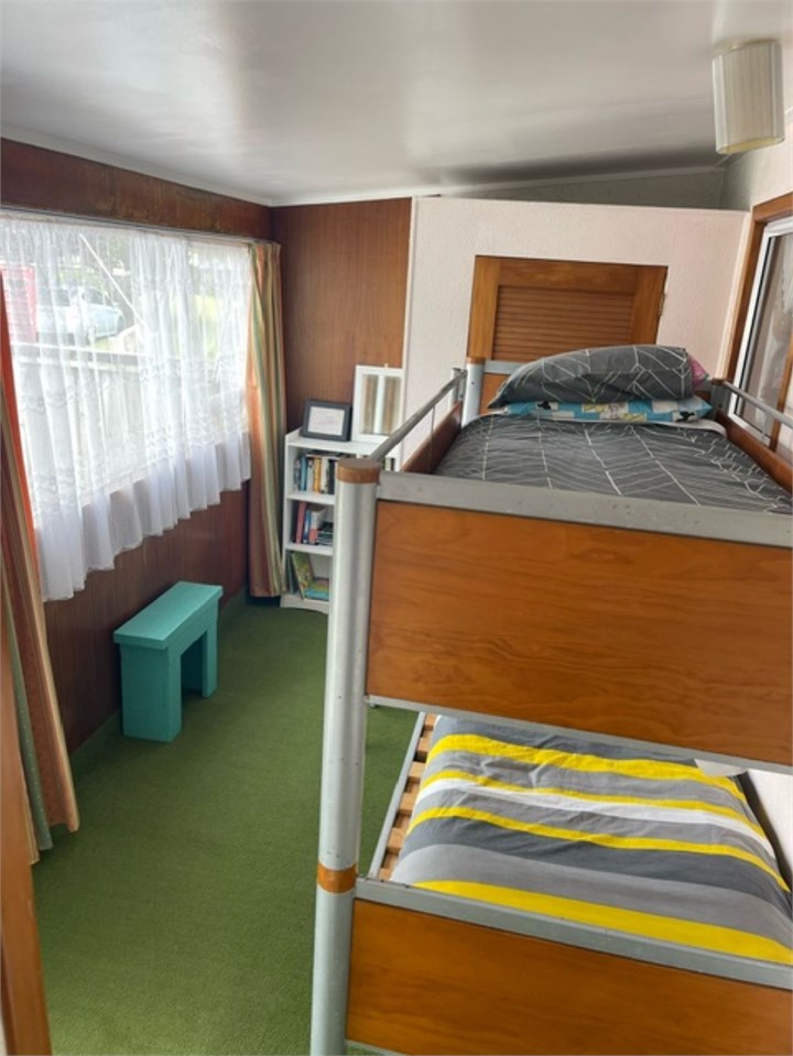 Bedroom 3 / Sunroom - Single Bunk Beds