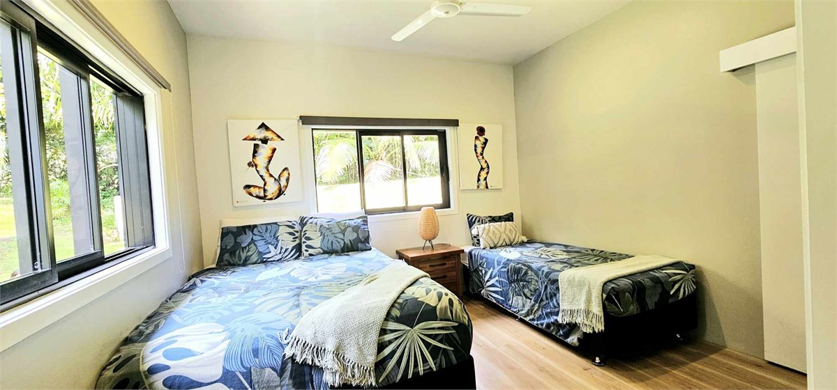 Bedroom 1 - Queen and single bed