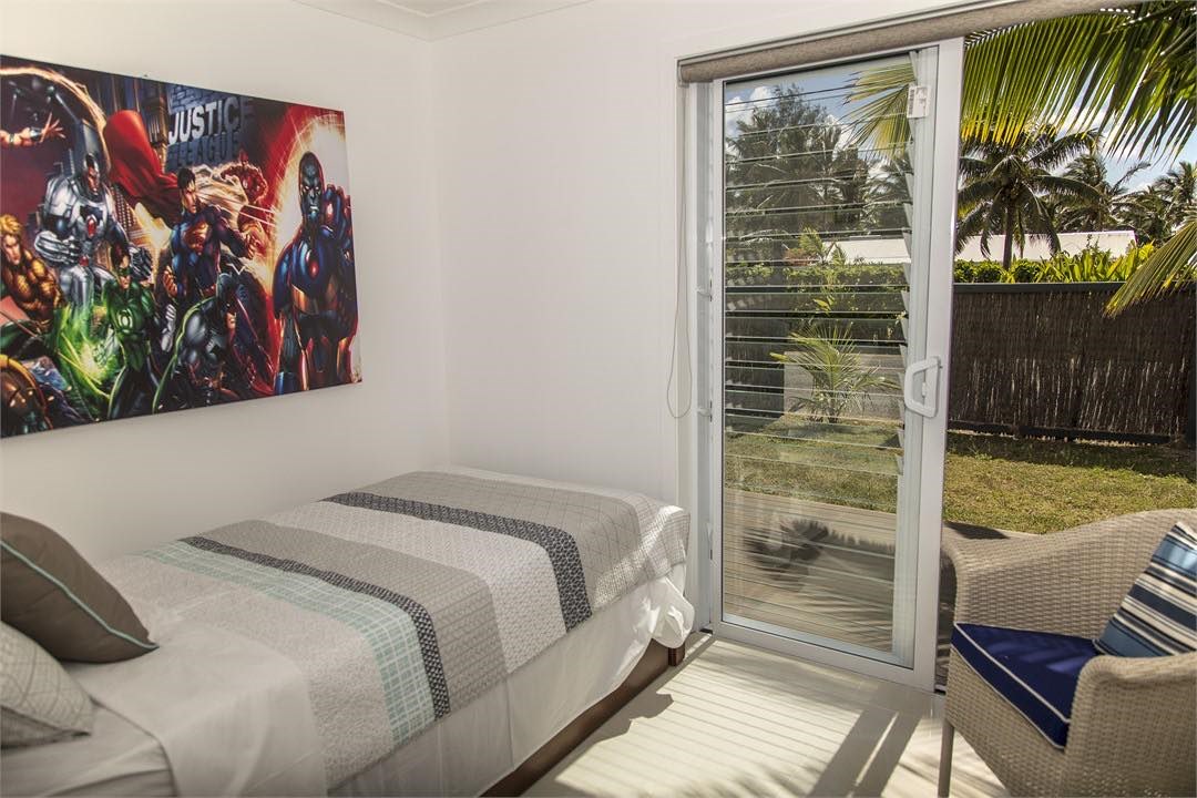 Bedroom 4 with 2 singles beds