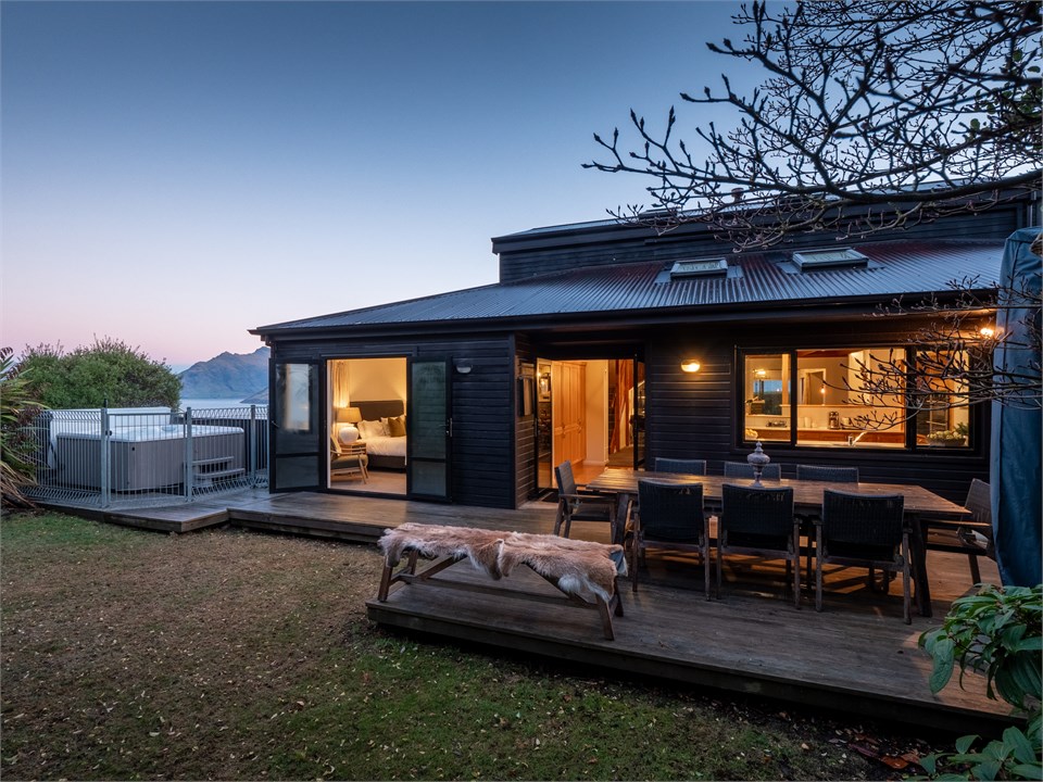Courtyard with Spa Pool