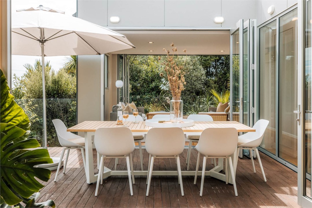 Alfresco Dining Deck
