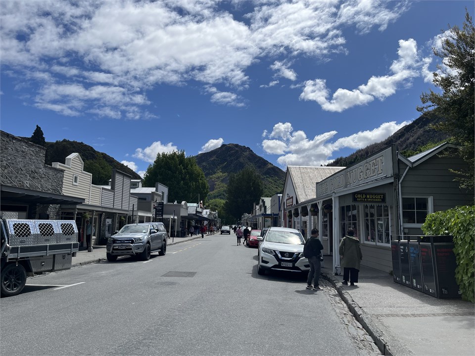 400 meter walk to main street