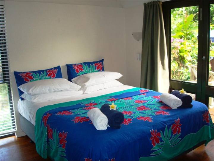 Main Bedroom - (1x) Queen bed