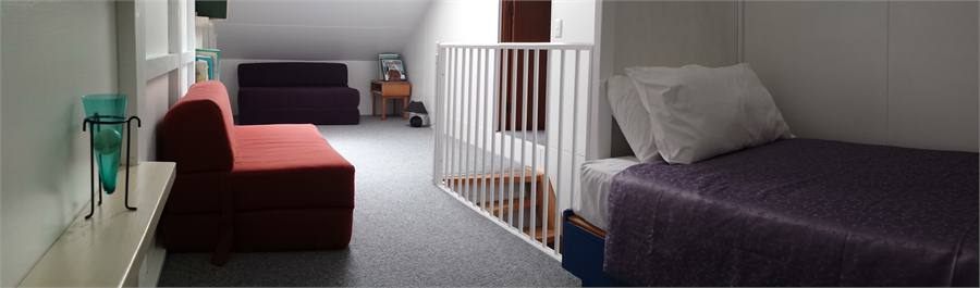 Landing- couches can pull out