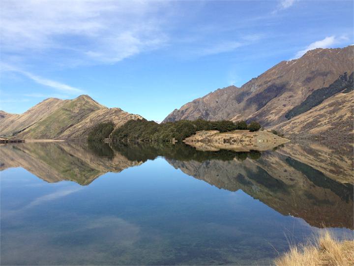 Take a walk around Moke Lake