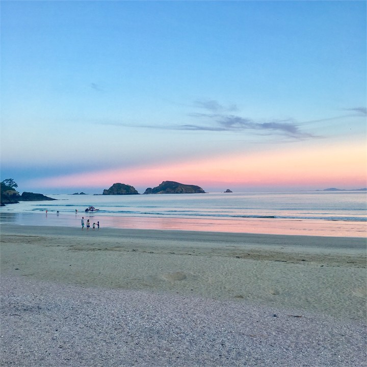 Matauri Bay sunset 5 minutes drive from Piapia
