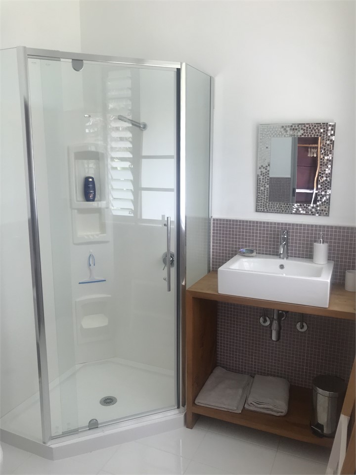 En-suite bathroom for 2nd Bedroom