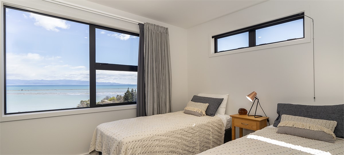 Bedroom 3 with 2 extra long Single beds