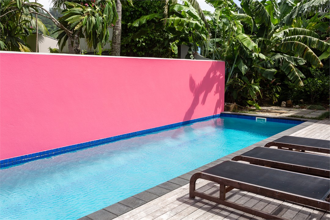 Pool - pretty in pink!