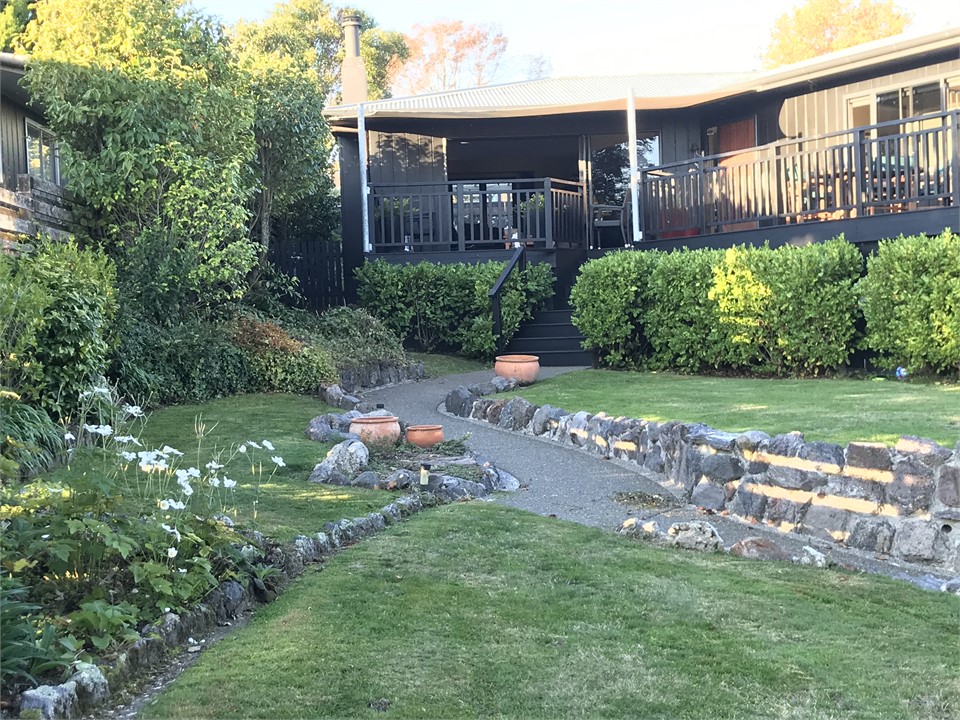 COMBERMERE ON CHESHAM Two Mile Bay (Lake Taupo) Holiday Home for rent