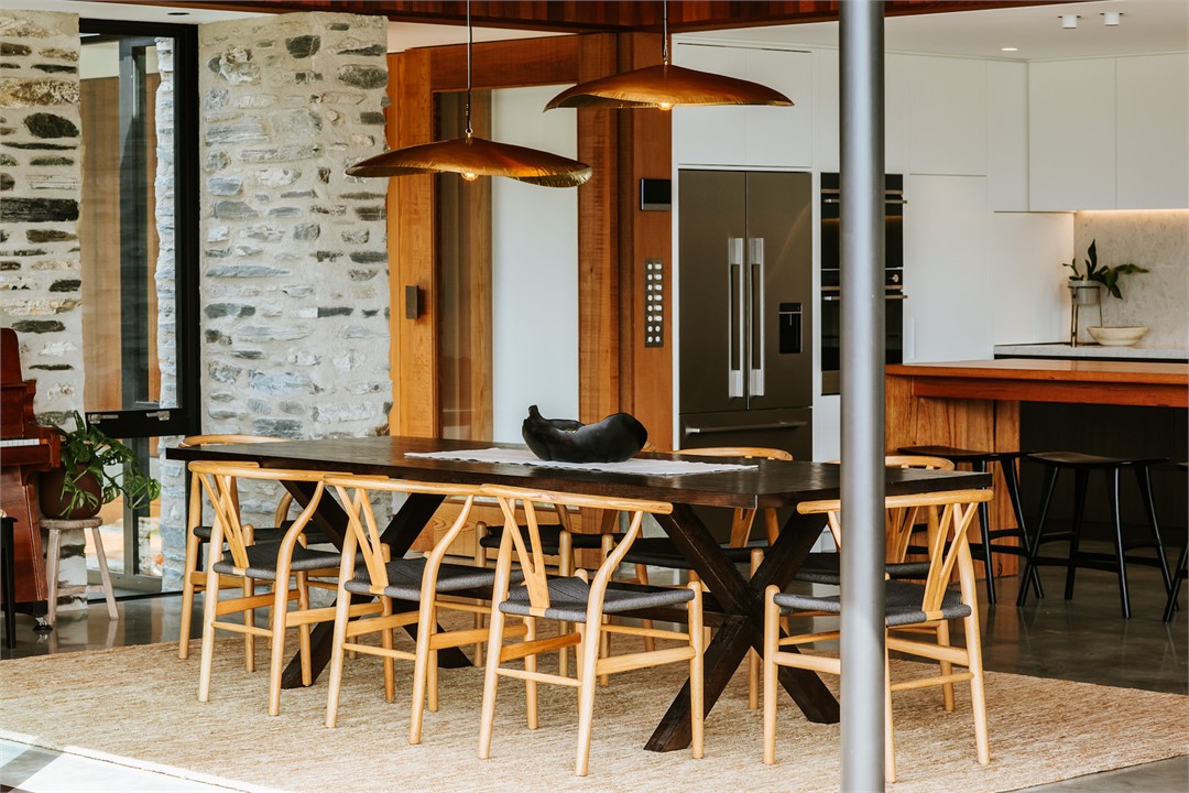 Three Peaks House | Sleeps 10 | Lake Views | O