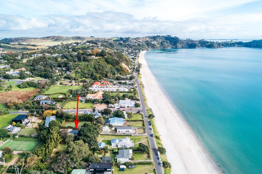 Beach Cottage (Bachcare) Waiheke Island Bach for rent