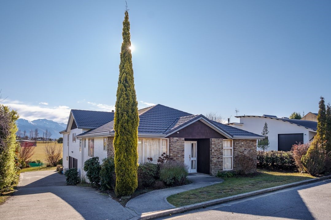 Scaife Place Lodge (Bachcare) Wanaka Holiday Home for rent Holiday