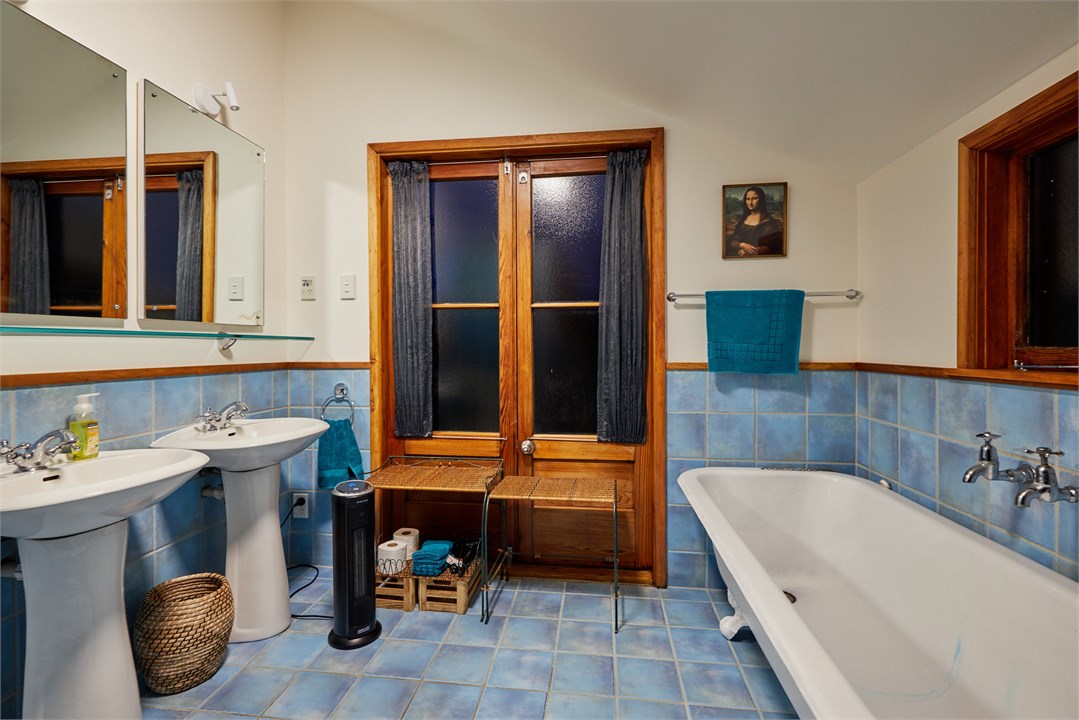 Bathroom (tiled shower not in view)