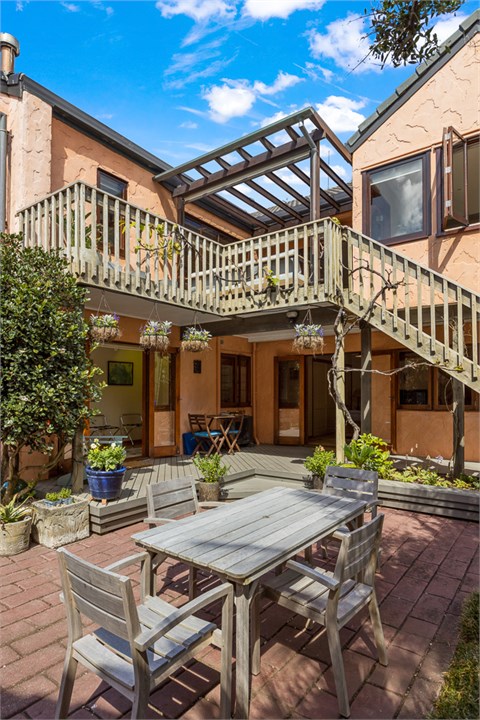 Leads to your 2bedroom Groundfloor 5 room suite.