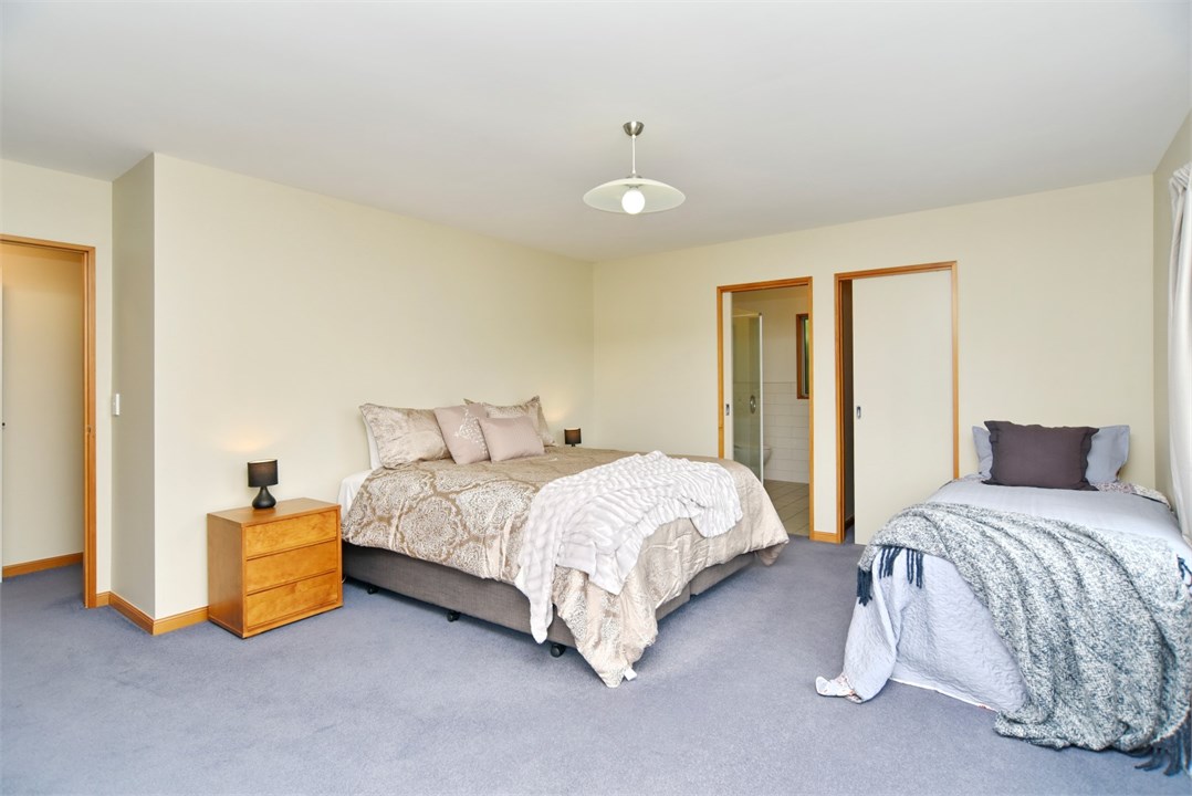 Master bedroom has a King and a Single bed