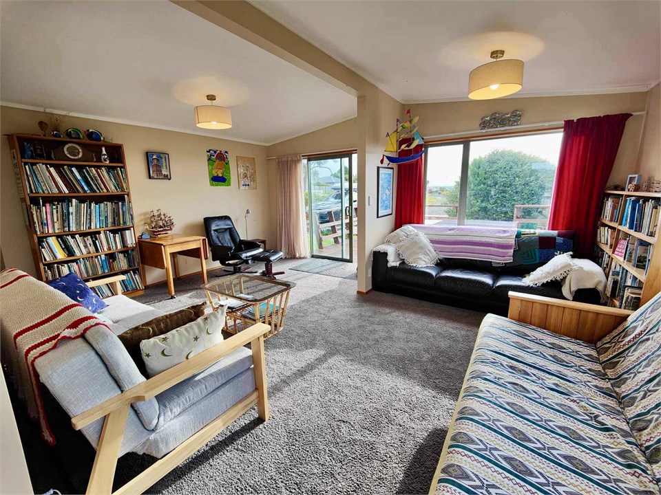 Living area - looking back to deck