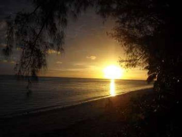 Vaimaanga Beach Sunset
