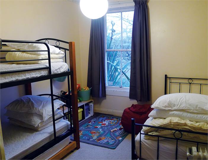 Bunk & single room with kid's toys