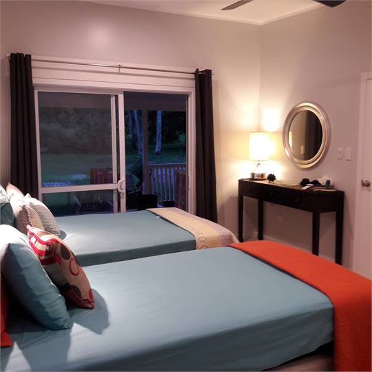 1 Double / 1 King single with roller away bef