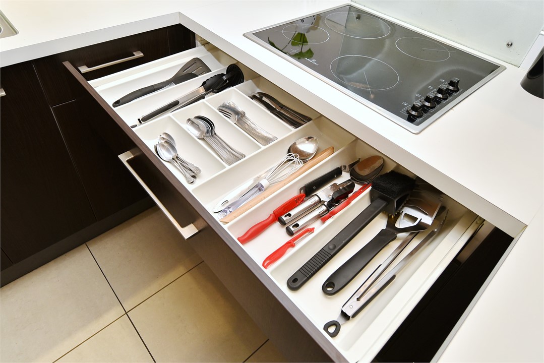 Kitchen area is fully equipped