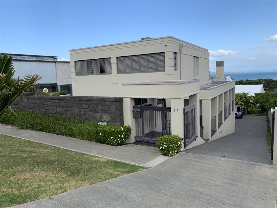 Main House - Guest Suite at bottom of driveway