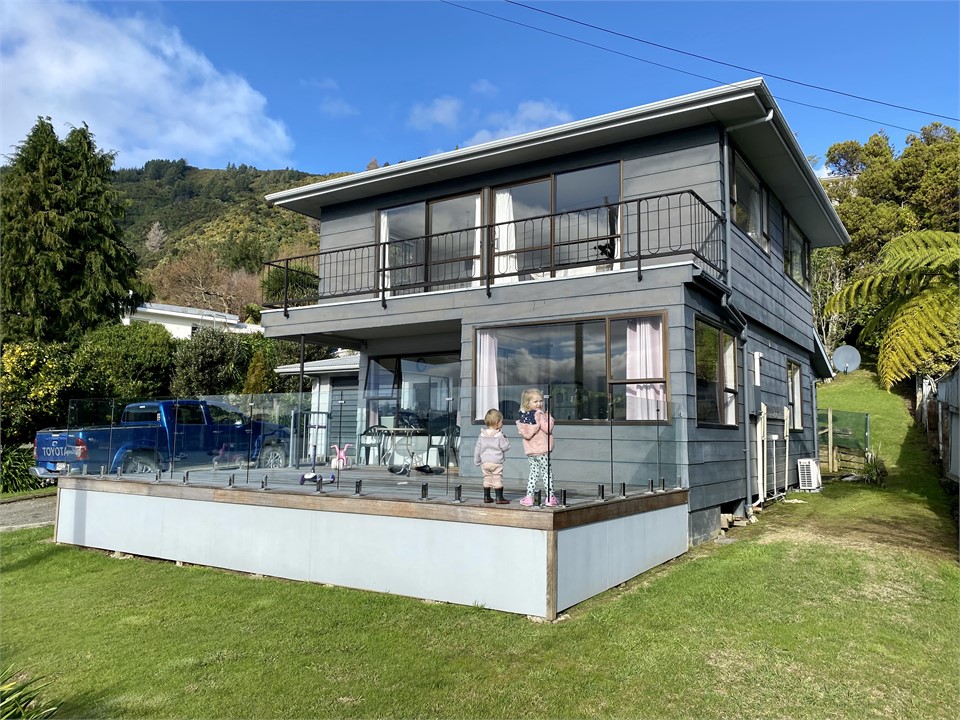 Waikawa Bay View Waikawa Bay Holiday Home for rent Holiday Houses