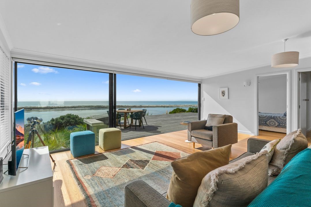 Blue Skies Sunrise (Bachcare) Mangawhai Heads Holiday Home for rent