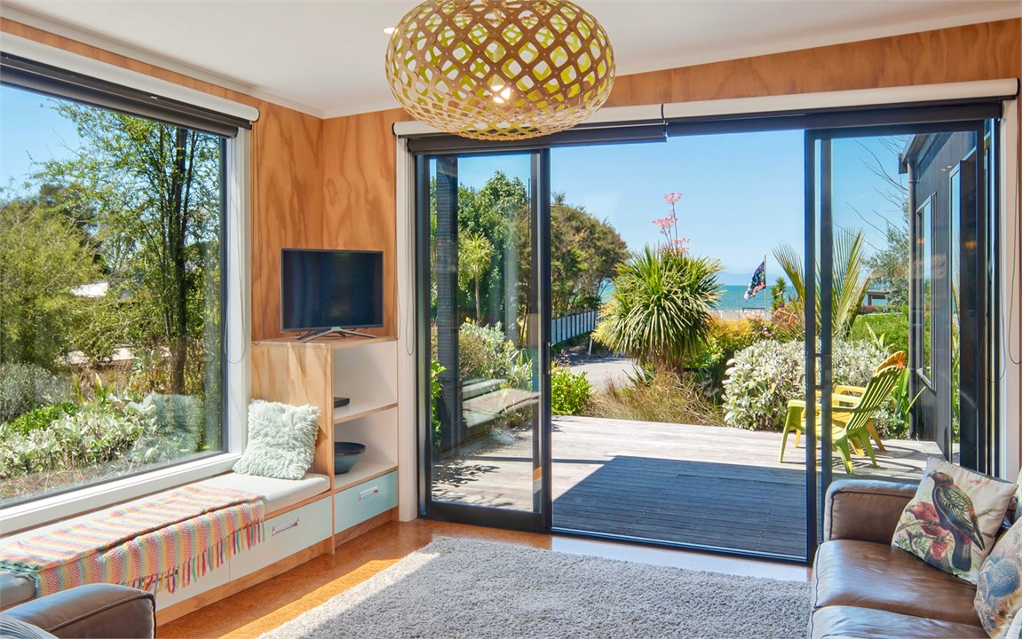 Bach 7 by the Sea - Marahau Holiday Home