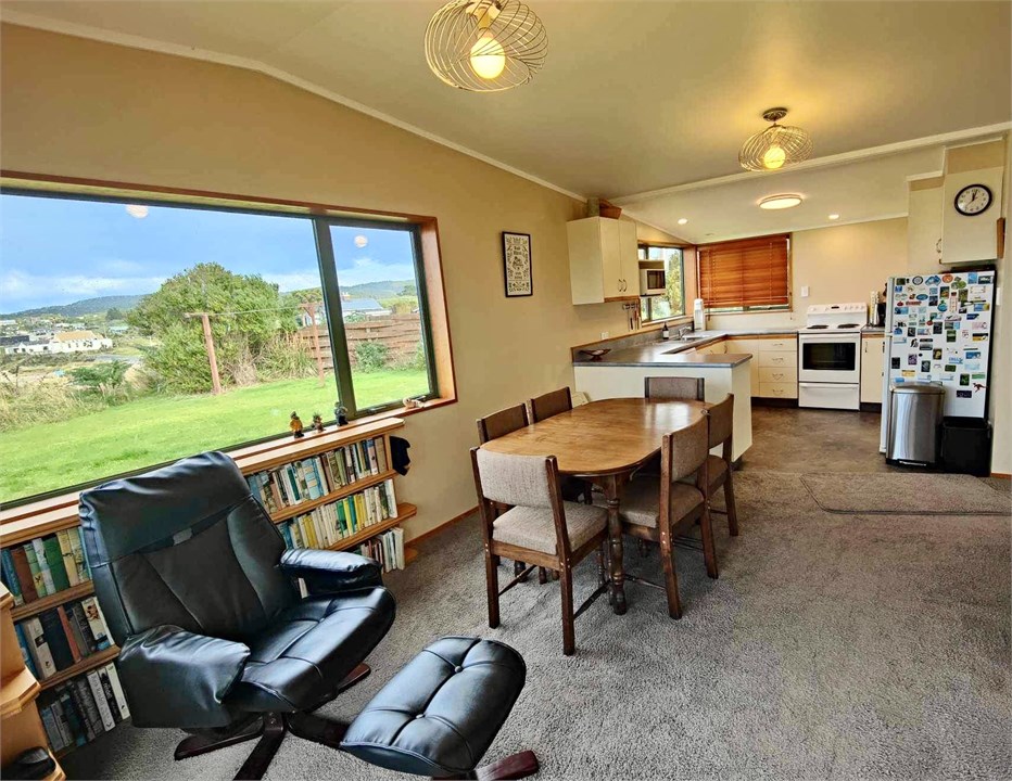 Dining and reading nook