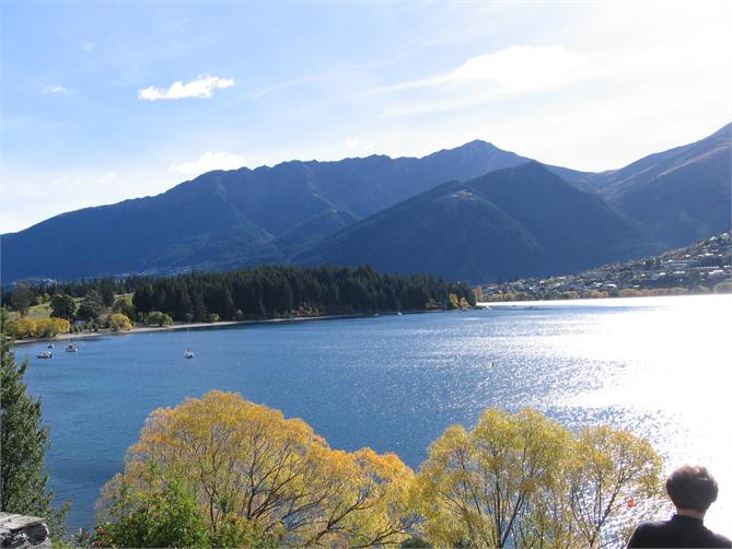 Lakes Hayes. 10 min from house