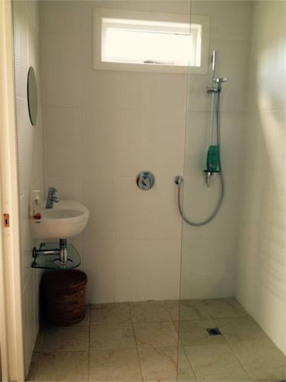 Ensuite for front bedroom