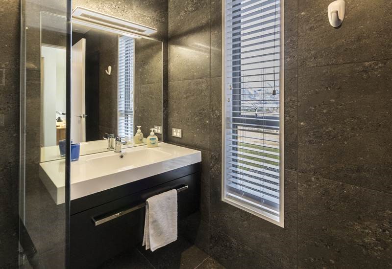 Main Bedroom No.2 Ensuite