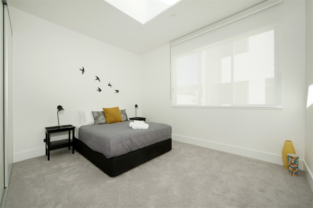 Bedroom with Queen bed