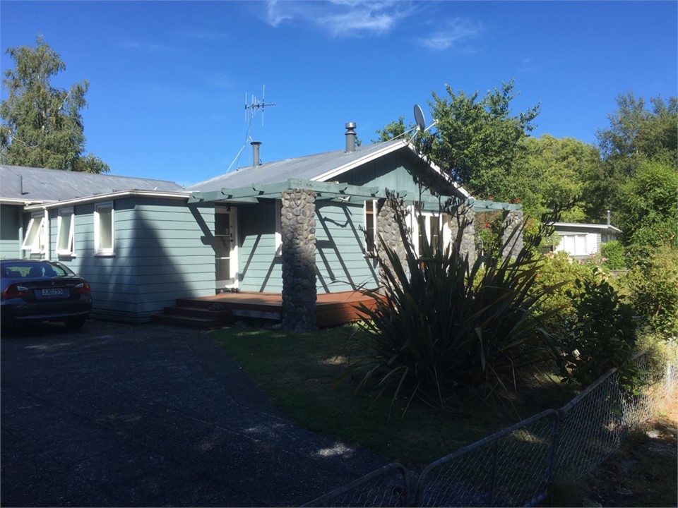 The Trout House Turangi Bach for rent Holiday Houses