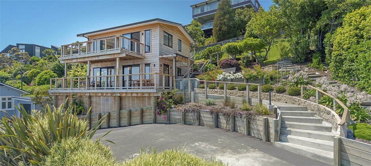 Haulashore Views - Nelson Waterfront Holiday Home