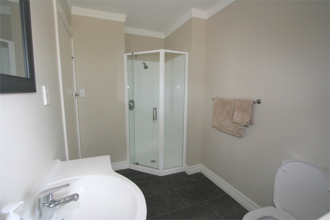 Homestead - bathroom