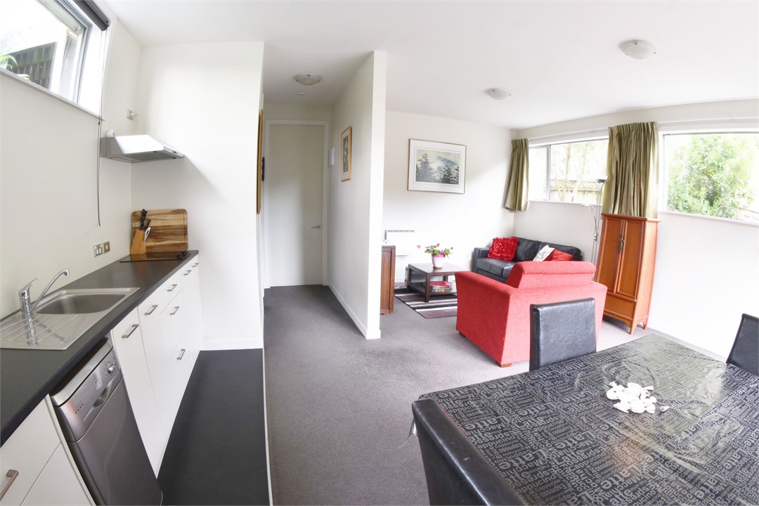 Days Bay Apartment Accommodation: Open plan kitche