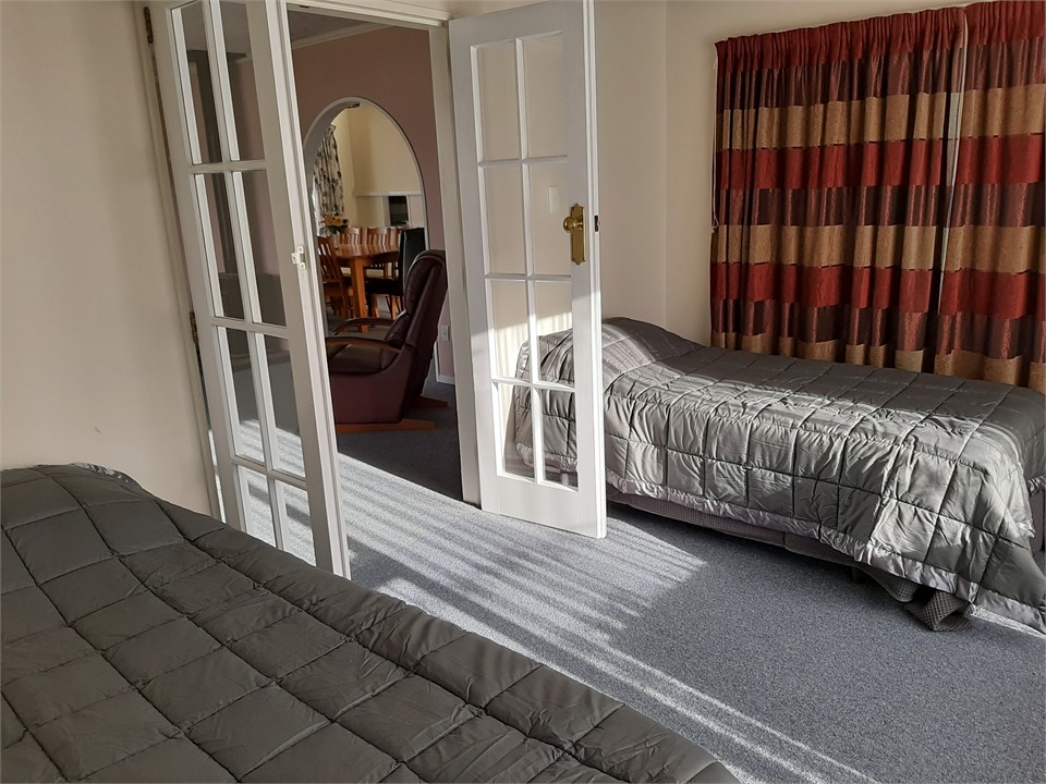 4th bedroom, 2 singles