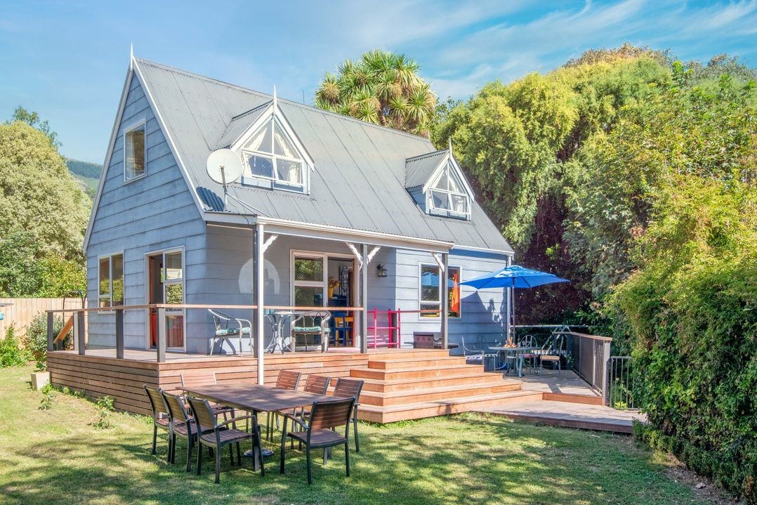 HH Akaroa (Bachcare) - Akaroa Bach For Rent | Holiday Houses